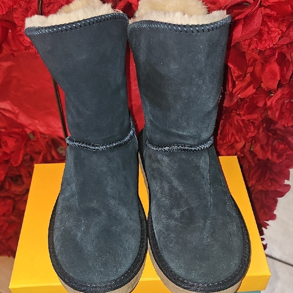 Style & Co. Women's Navy Suede Fur Lined Ankle Boots Size 9 Like New